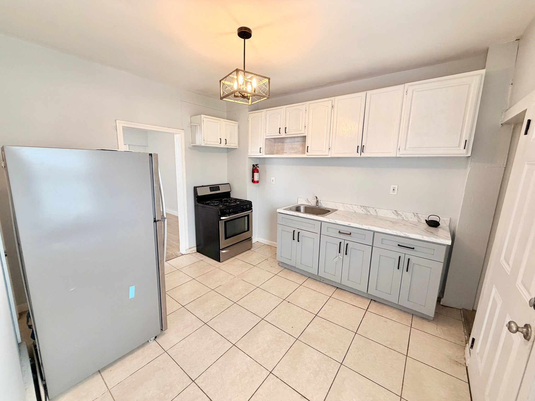Orange Apartment: 86 Wilson Pl