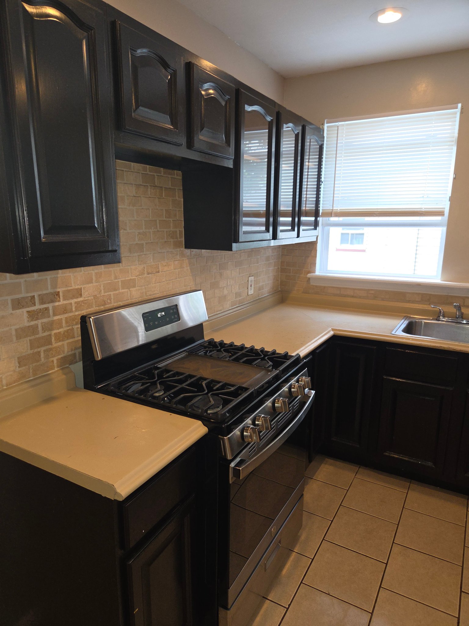 Newark Multiplex: 48 Hazelwood Ave