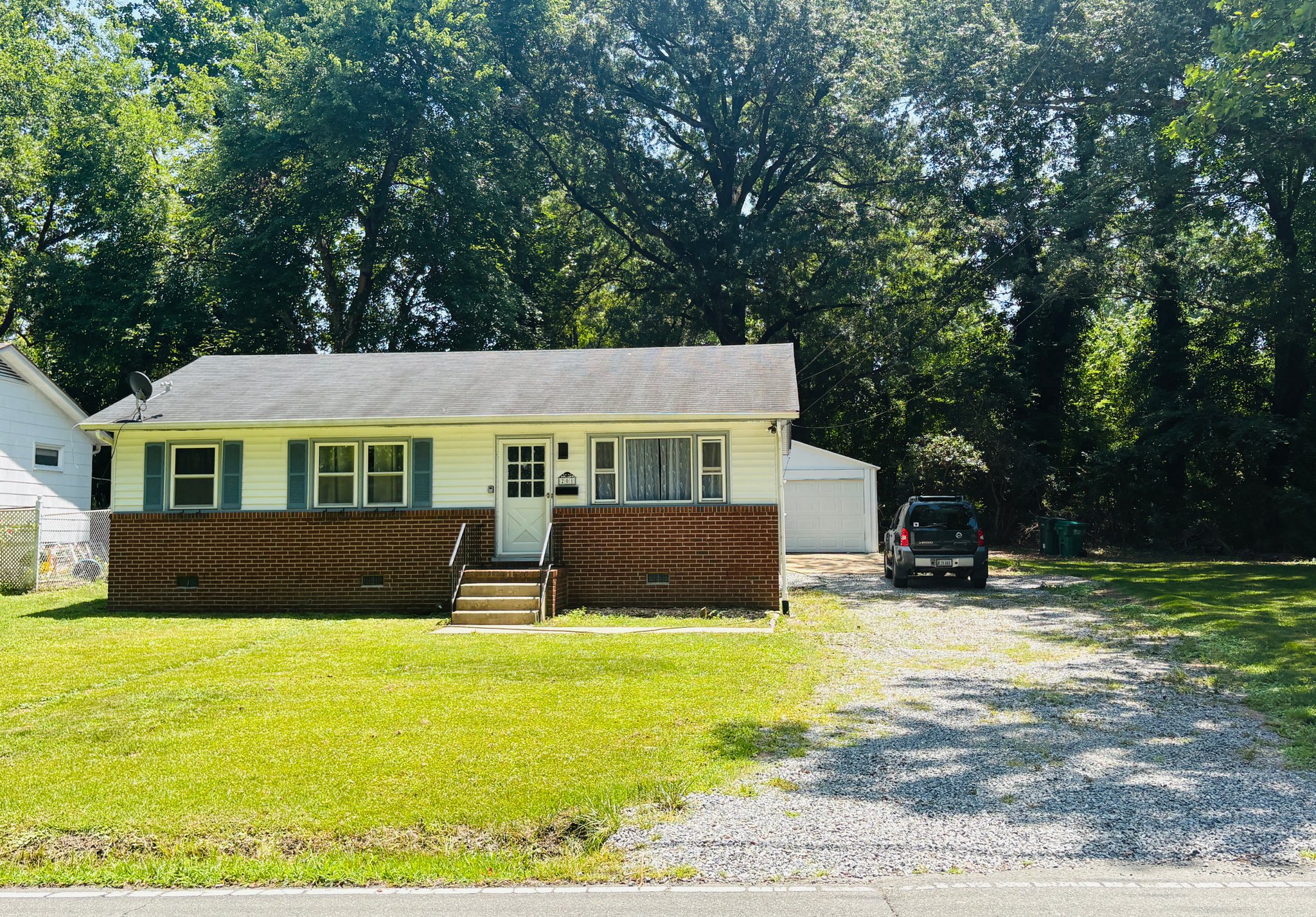Highland Springs House: 201 N. Holly