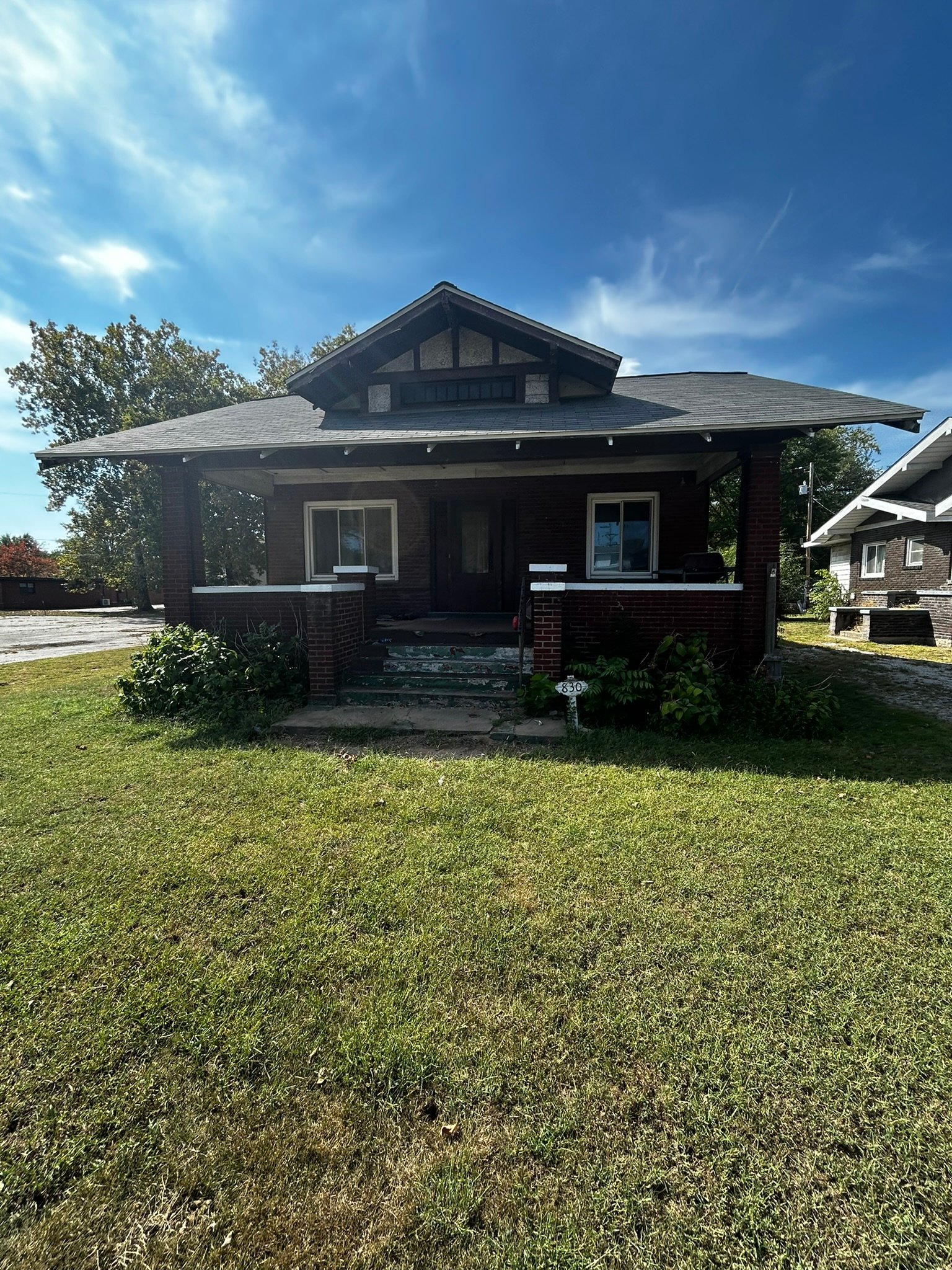 Wood River House: 830 N Wood River Ave
