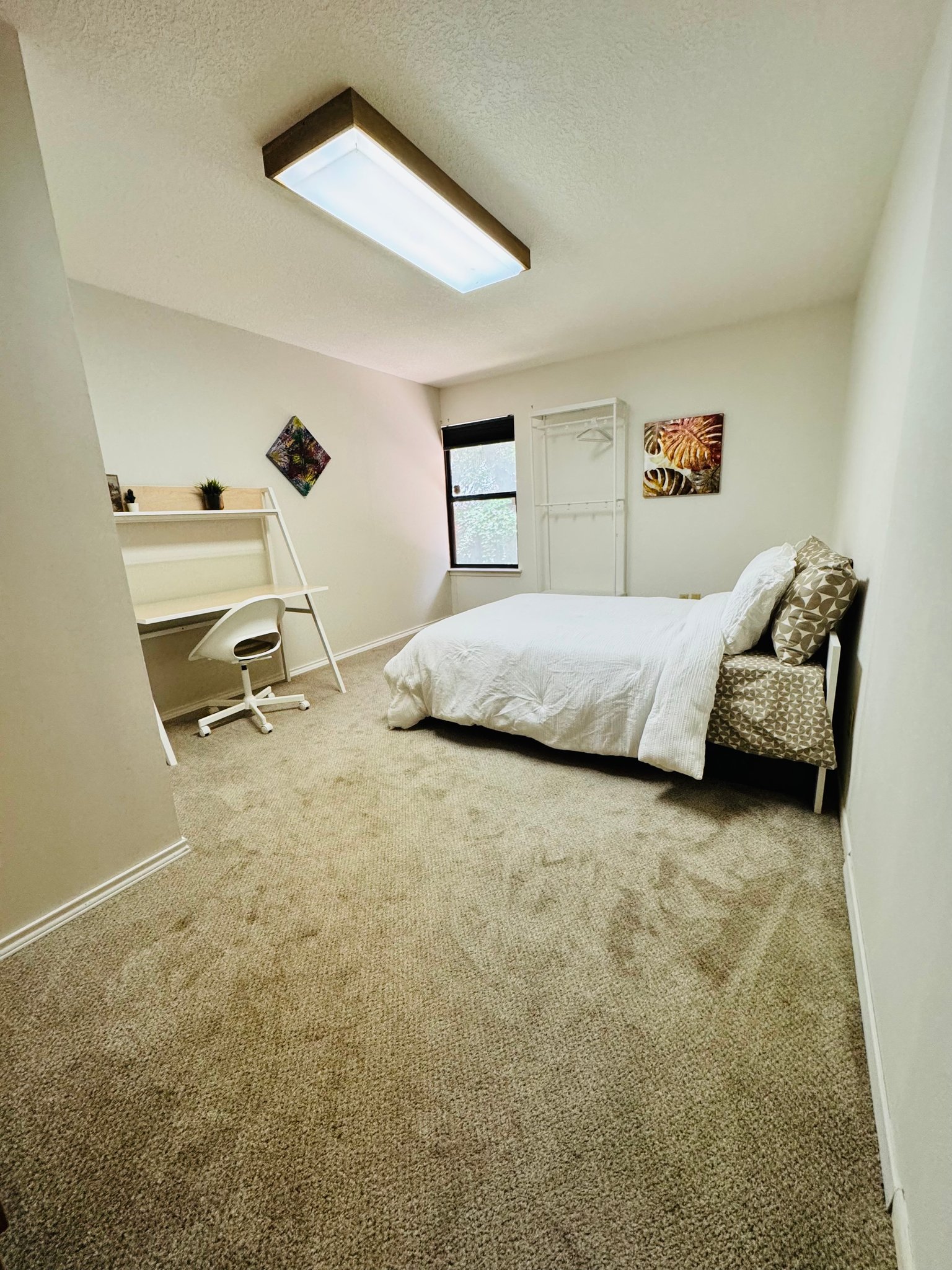 San Antonio Single Room: 5618 Sir Gareth Dr.