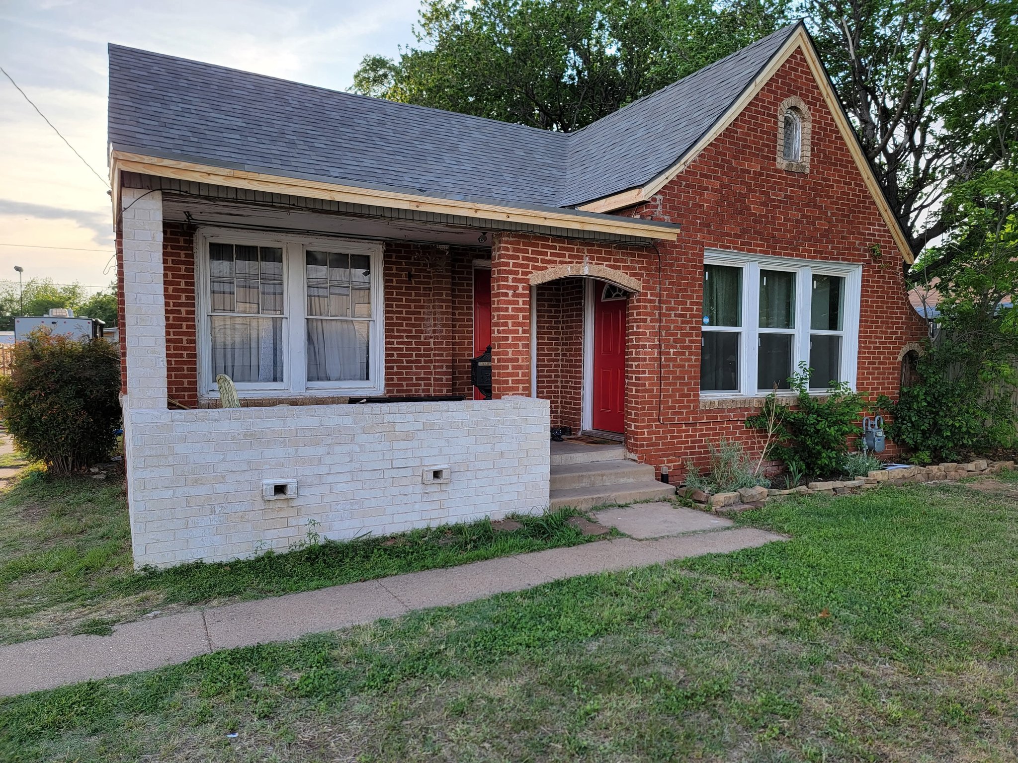 Wichita Falls House: 2806 Holliday Rd