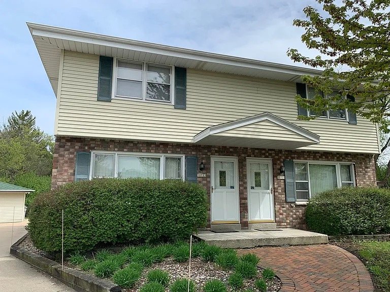 Milwaukee House: 10723 W Wren Ave