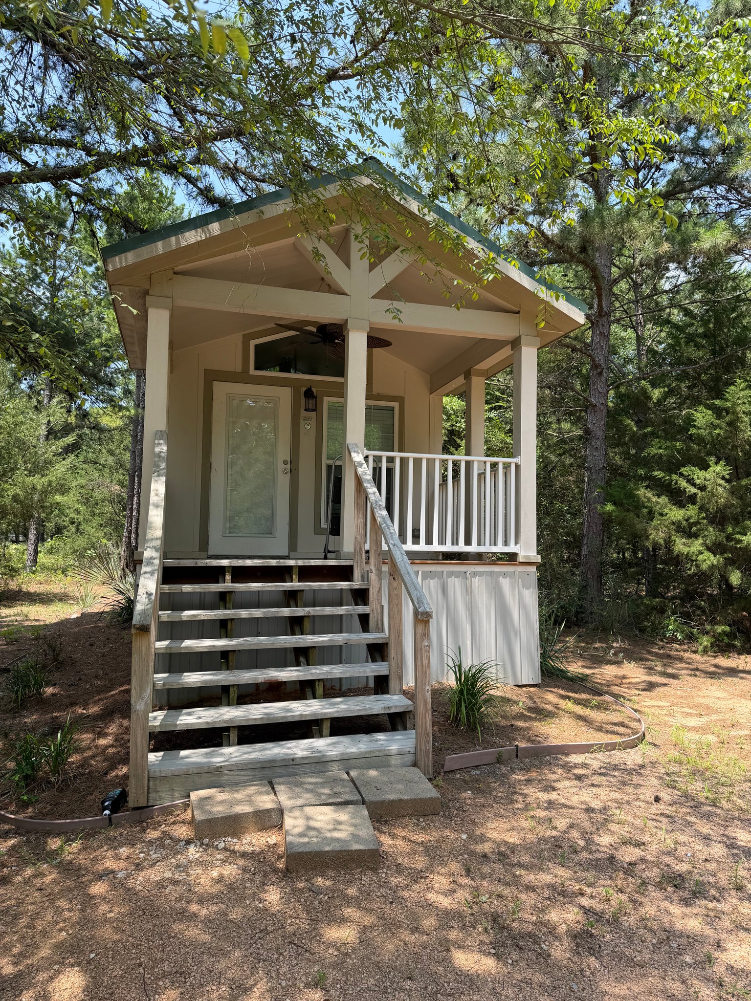 Lindale House: 17398 Countrywood