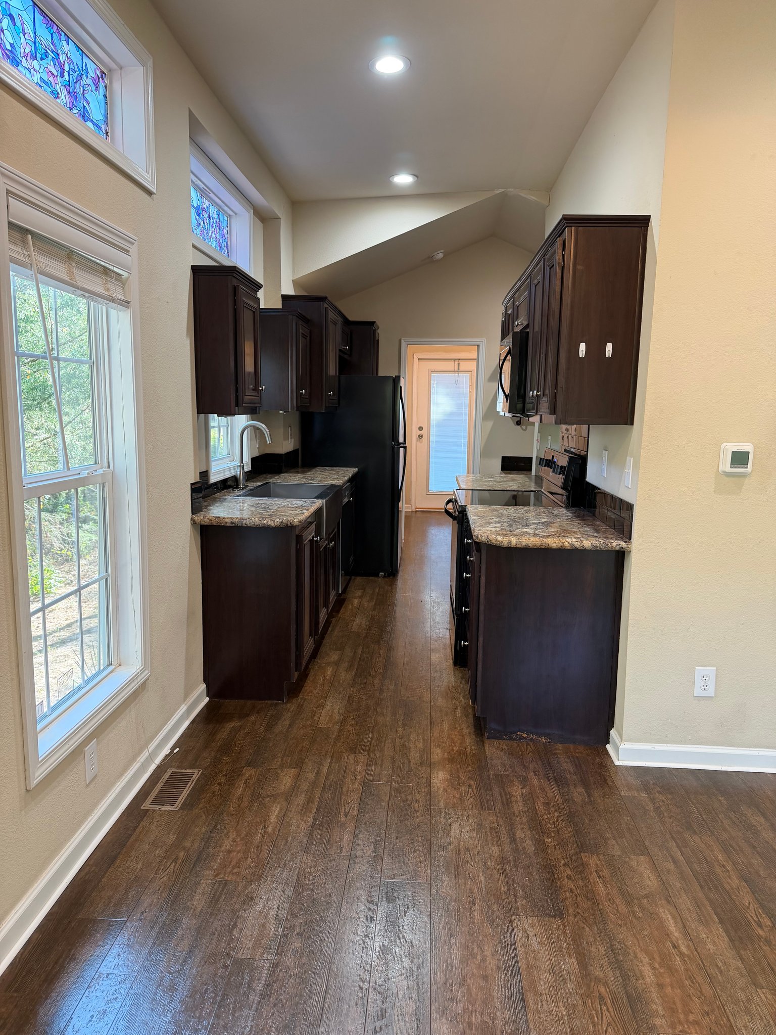 Lindale House: 17398 Countrywood
