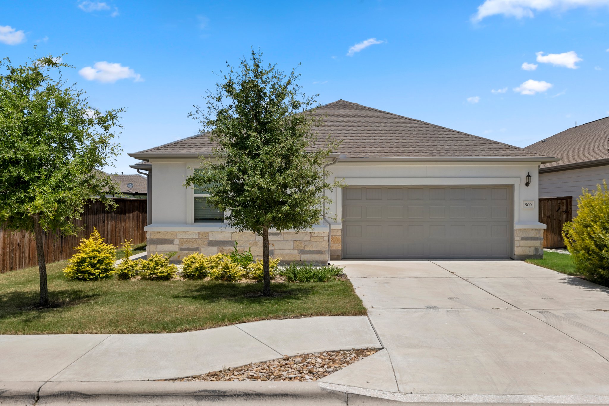 Hutto House: 500 Stinchcomb Rd