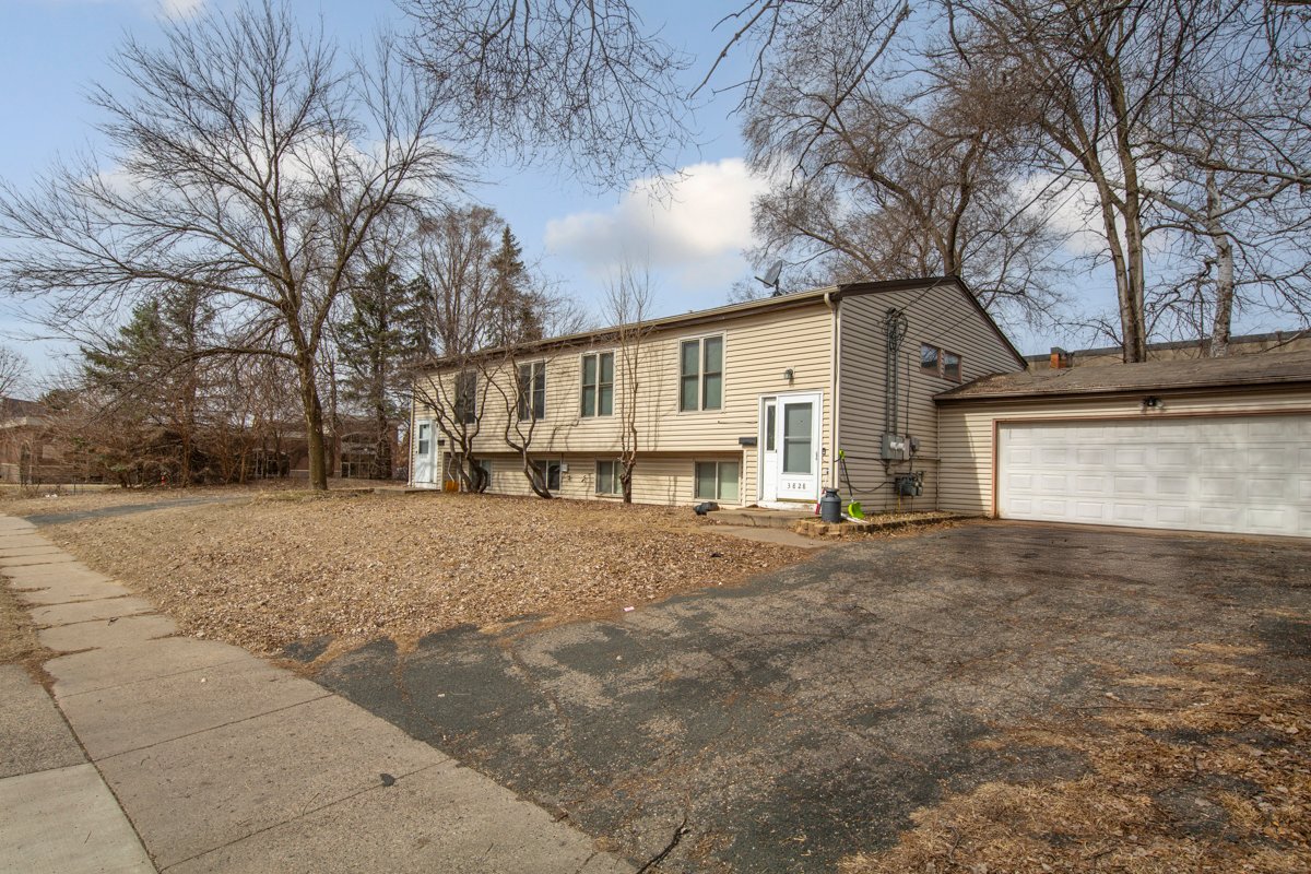 Bloomington Townhome: 3828 W 108th St