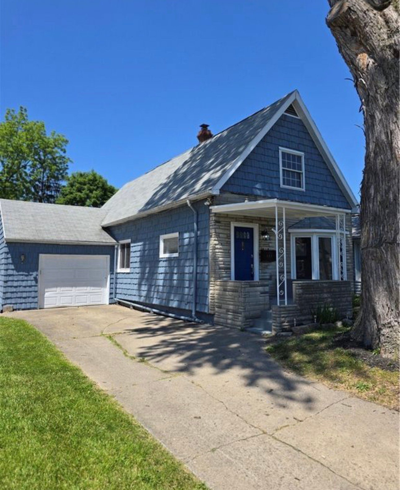 Niagara Falls House: 484 79th St