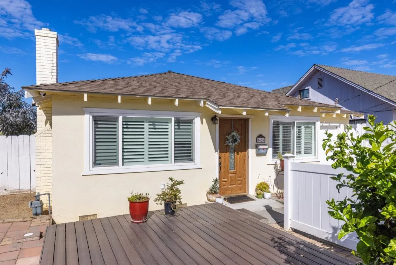 Seaside House: 1425 Luxton St