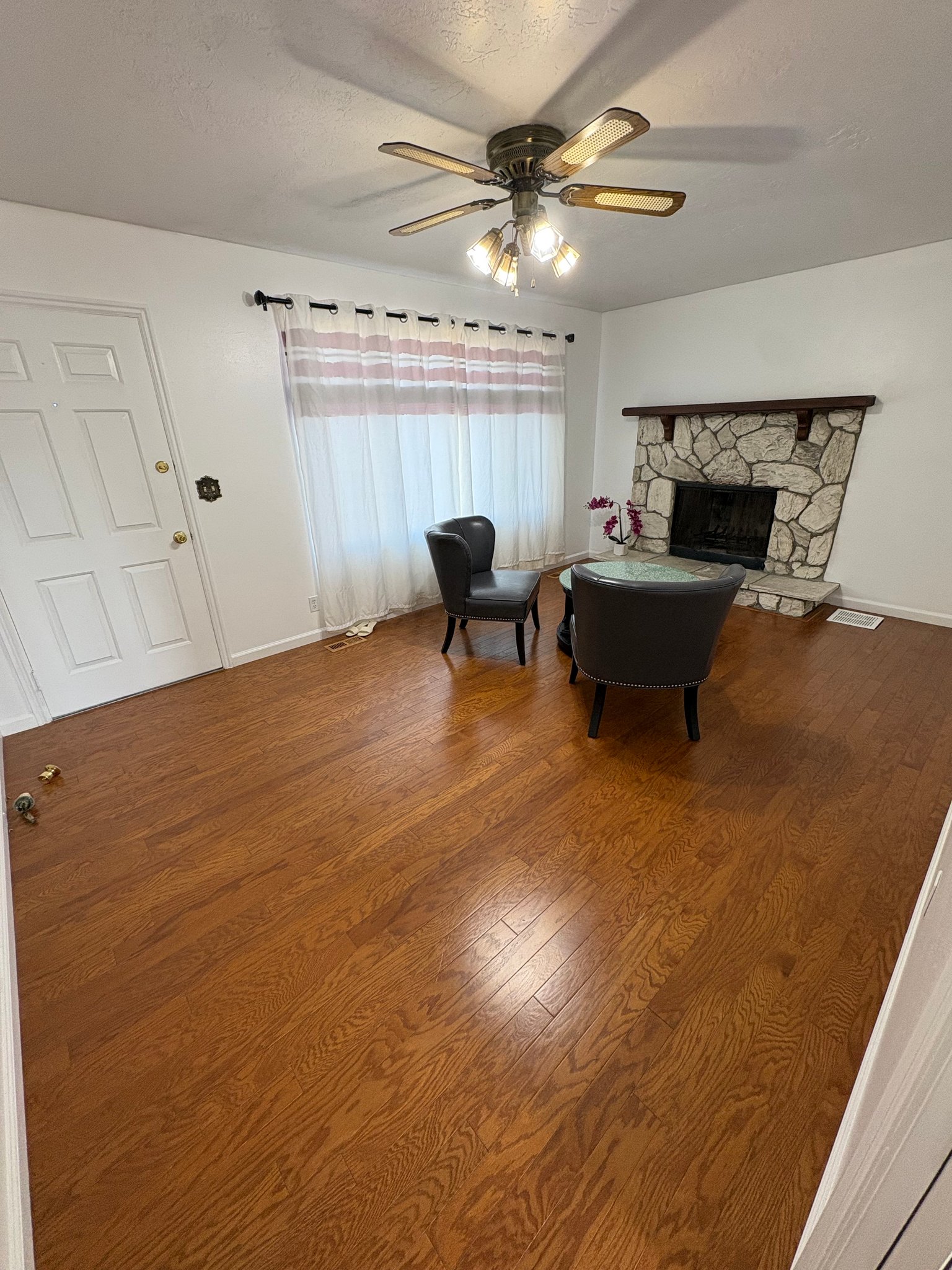 West Jordan House: 6586 S 5095 W