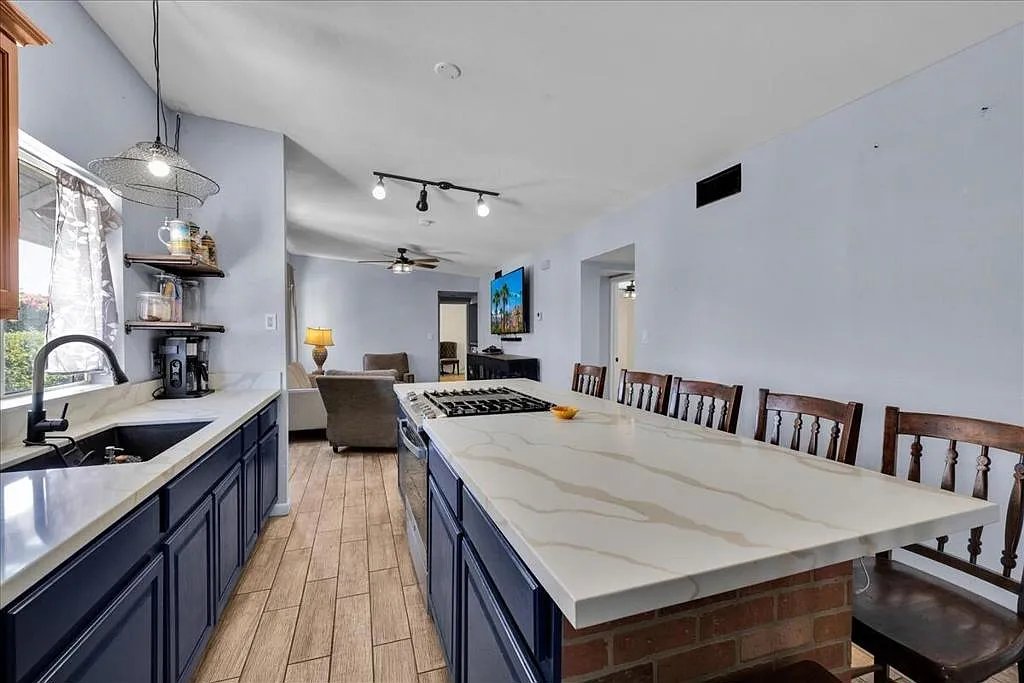 Cathedral City House: 31520 Avenida El Mundo