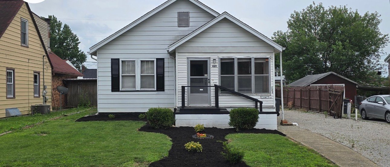 Evsnsville House: 825 E Negley
