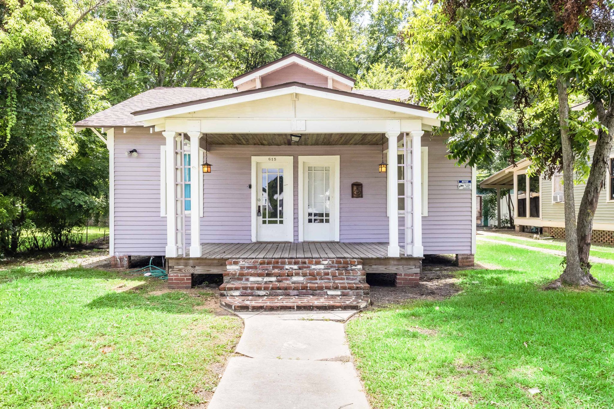 Lafayette House: 615 Lafayette St