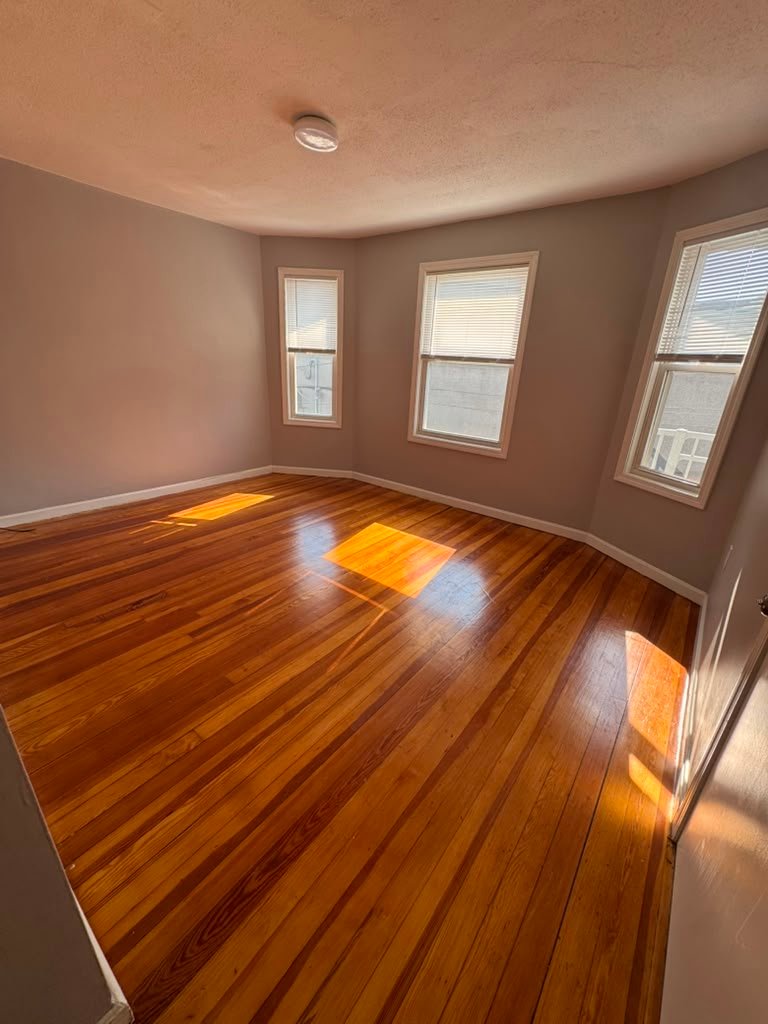 Fall River Apartment: 321 Union St