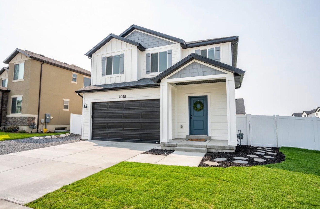 Eagle Mountain House: 2028 E Bald Eagle way