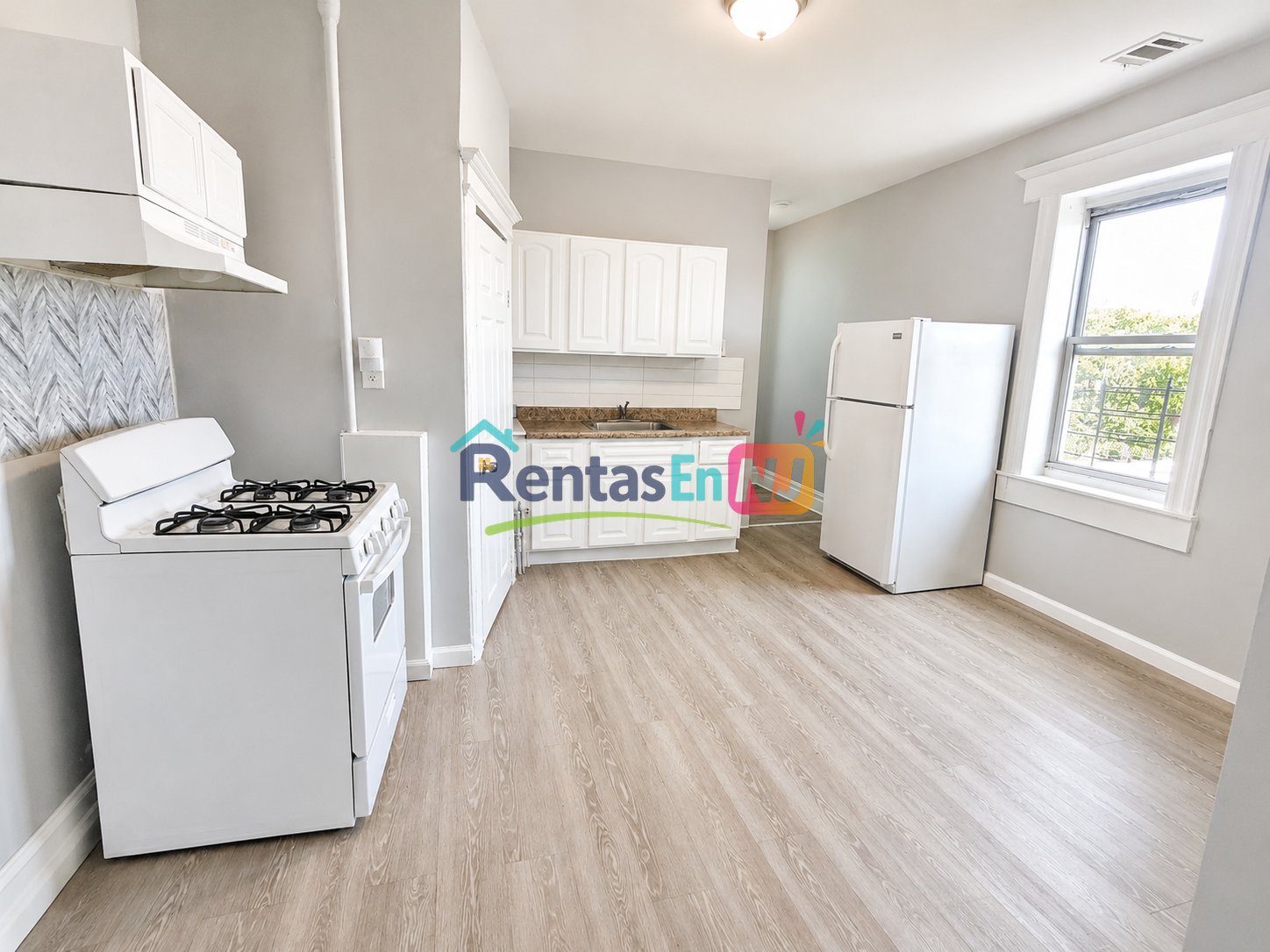 Irvington Condo: 319 Coit St