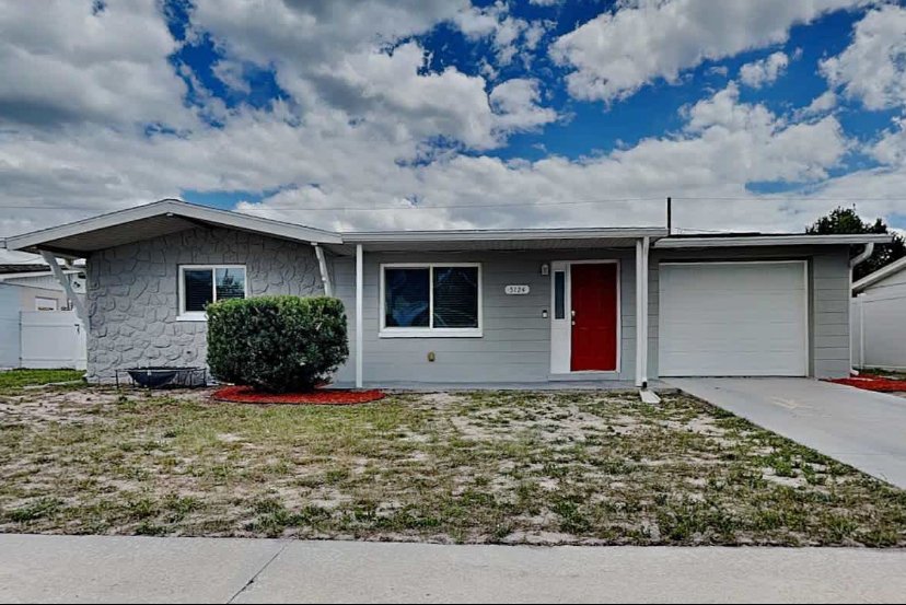 Holiday House: 5124 Janice Ln