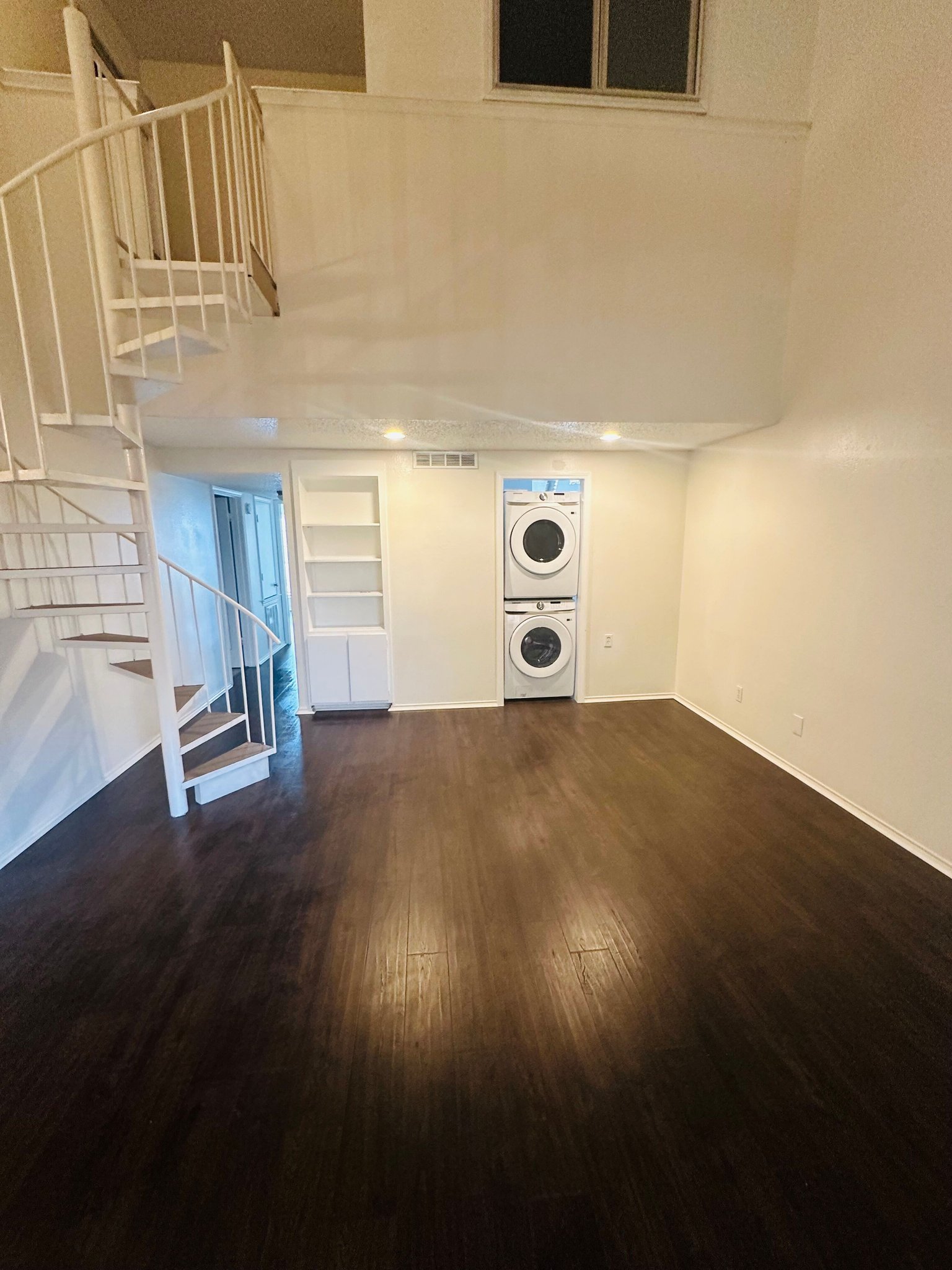 Austin Single Room: 2401 Leon St.