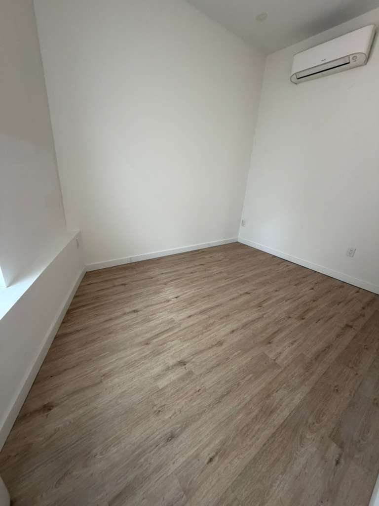 Newark Apartment: 502 Market St