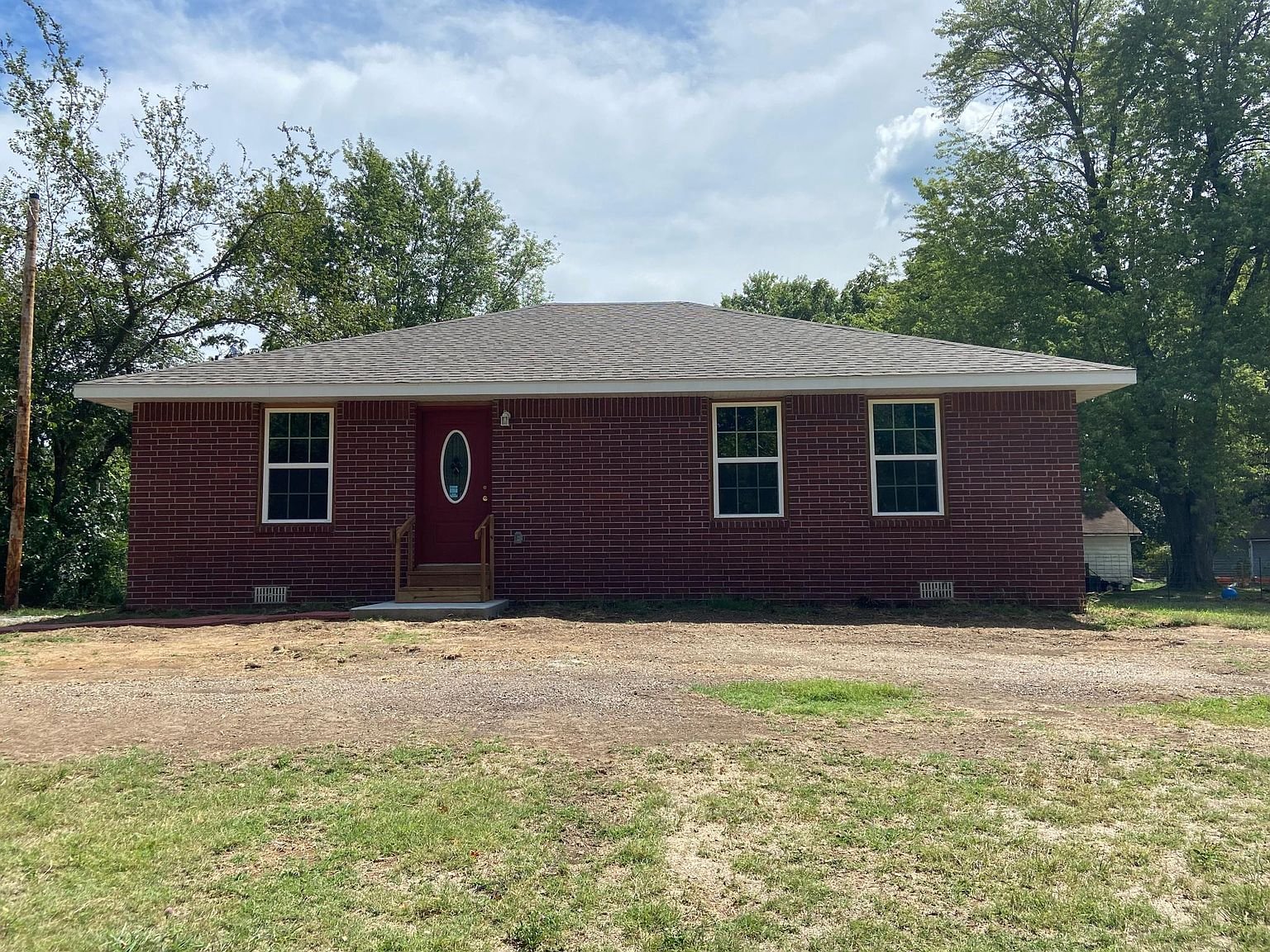 Pittsburg House: 1214 E 2nd St