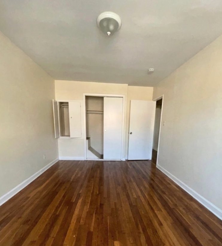 Brooklyn House: 964 E 100th St
