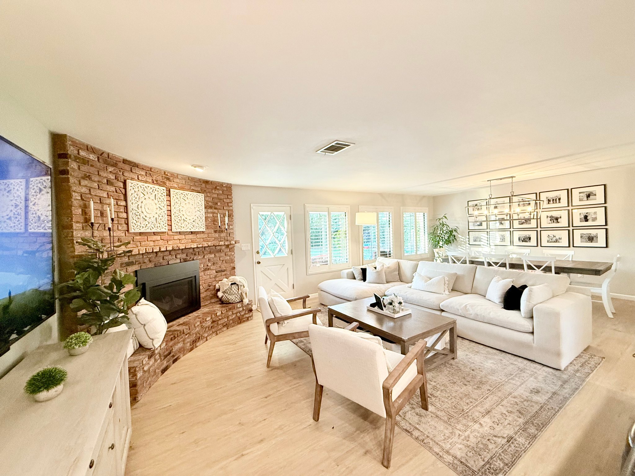 Bakersfield House: 8000 Westlorne Court