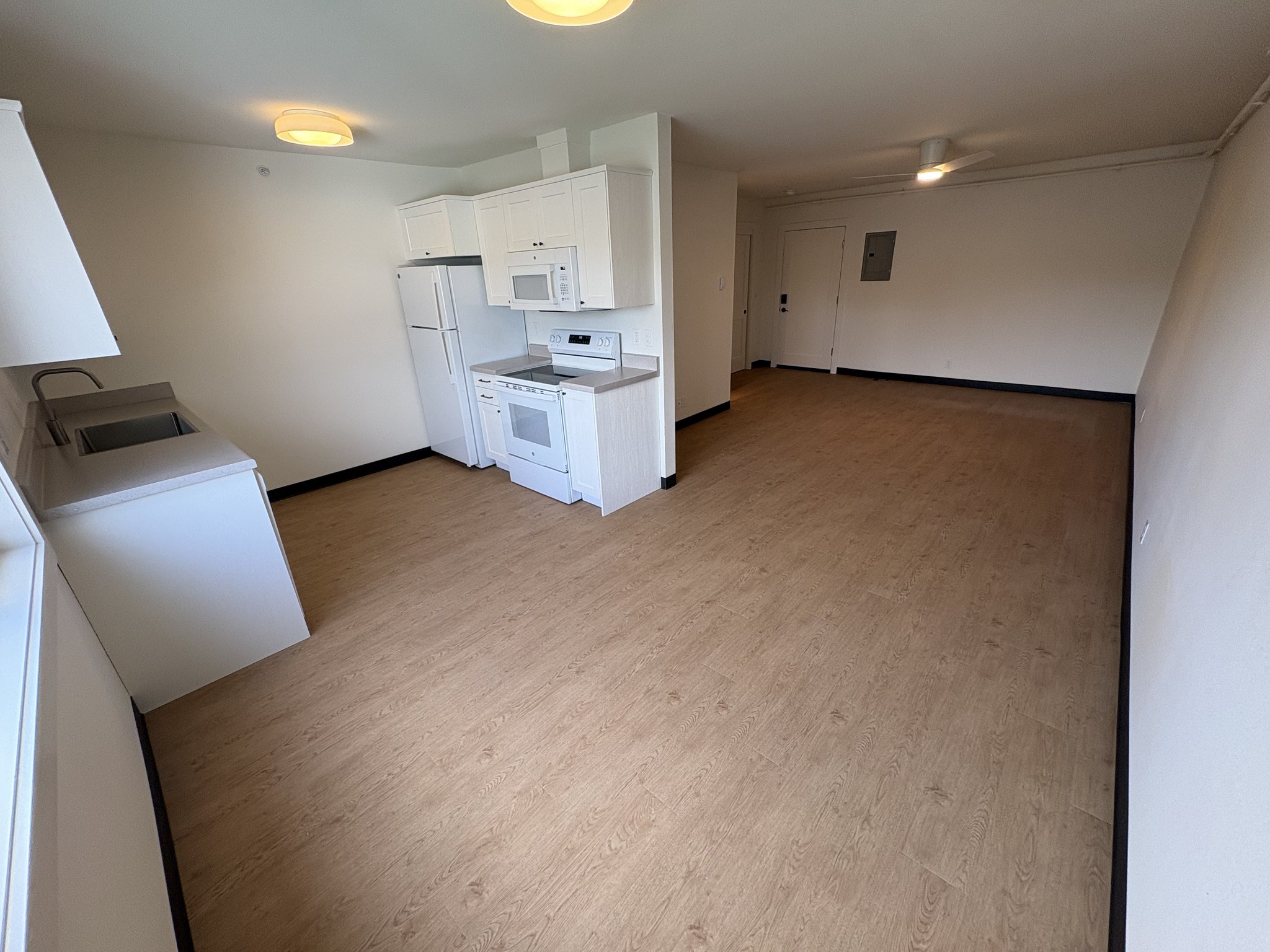 Warrenton Apartment: 60 S Main Ave