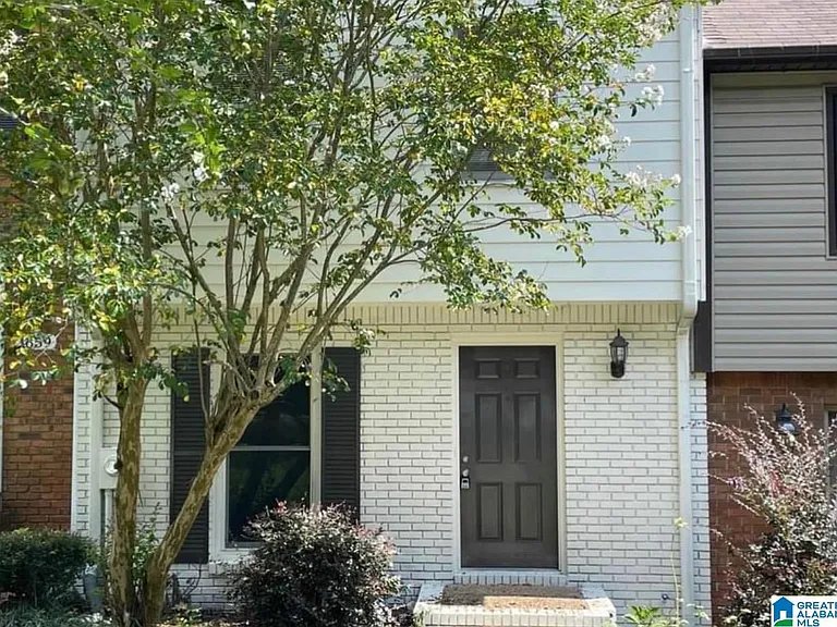 Birmingham Townhome: 1657 Ashwood Ln