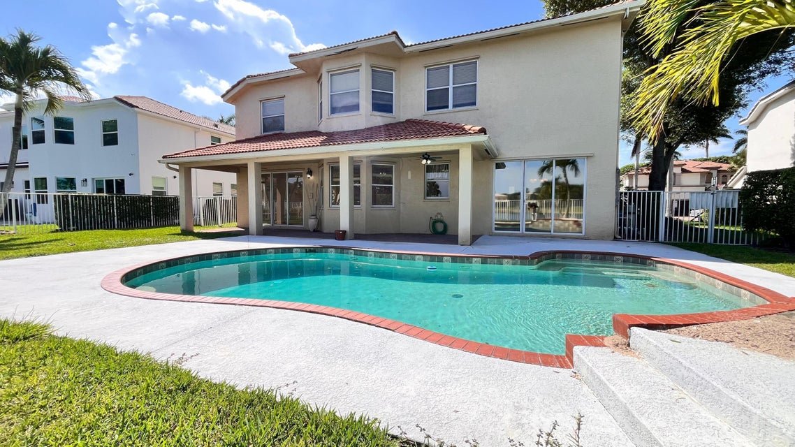 wellington House: 9546 Worswick Court