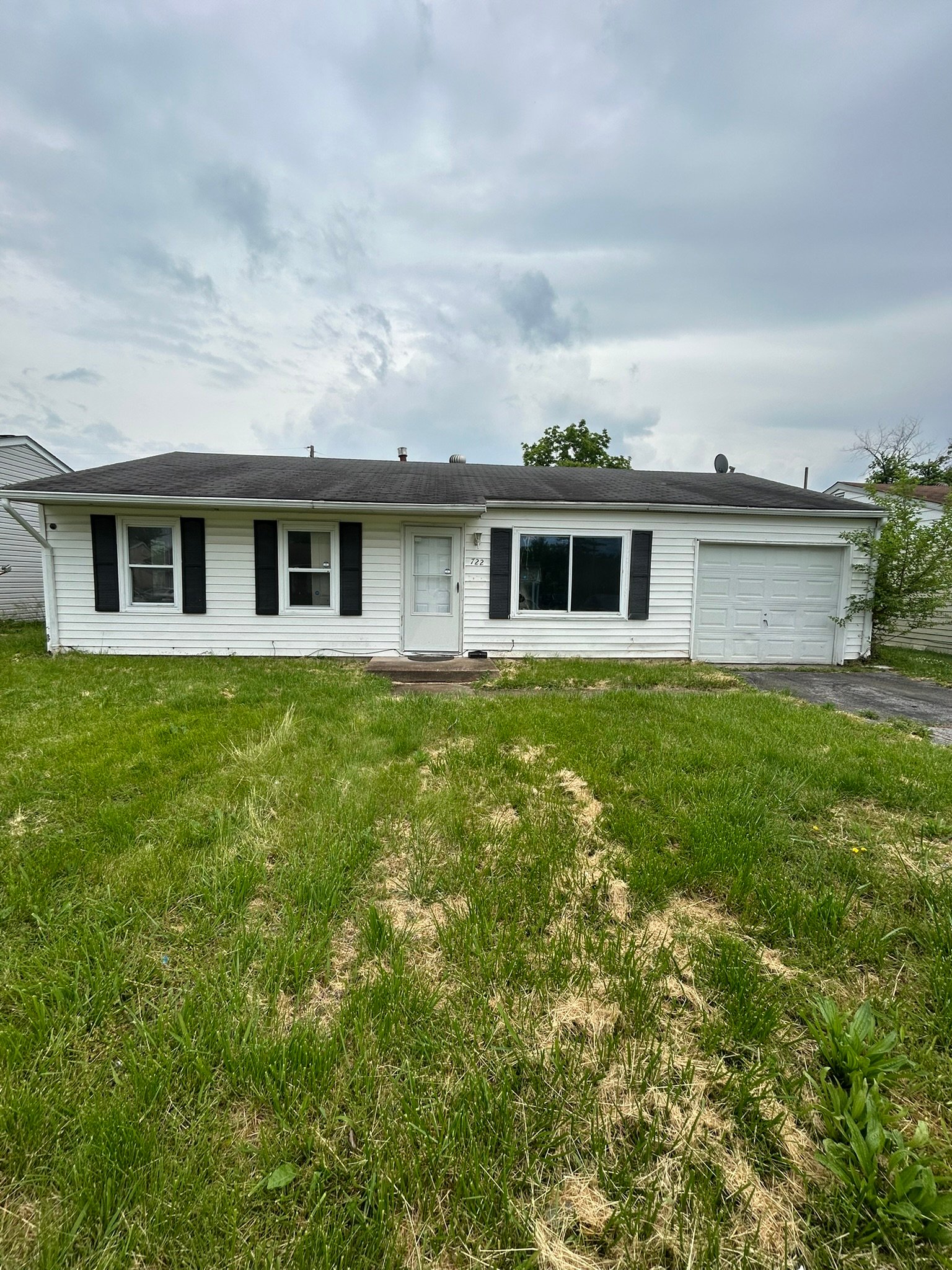 Sauget House: 722 Saint Paul Dr