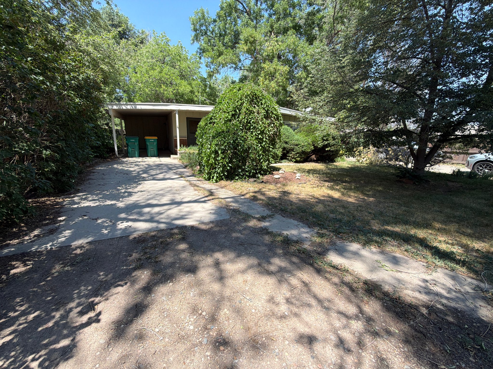 Loveland House: 105 Hankins Lane