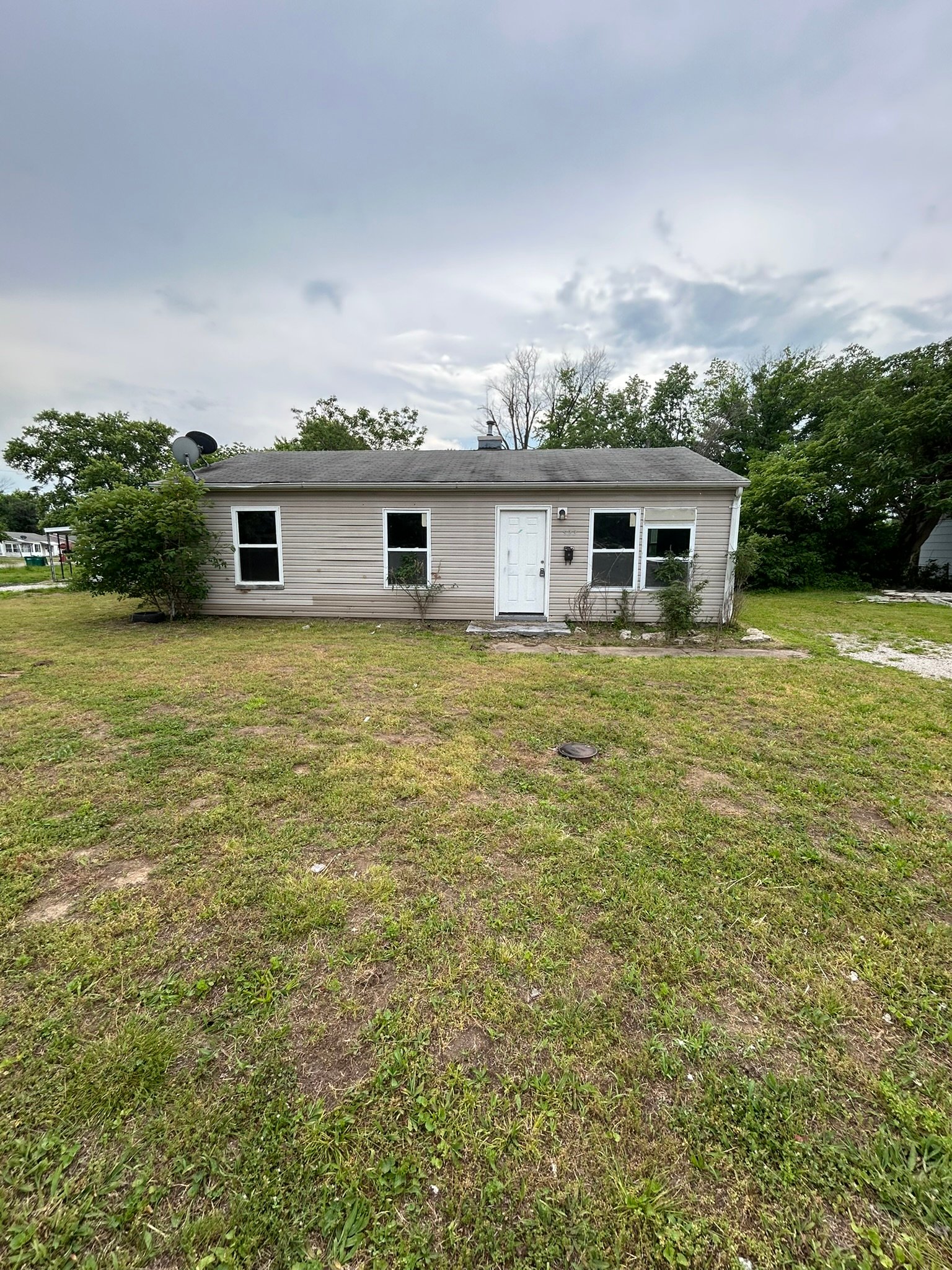 Sauget House: 523 Saint Paul Dr