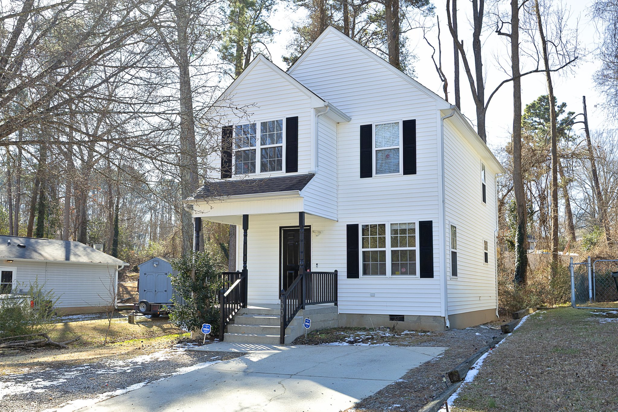 Durham House: 3001 Corinth Ln