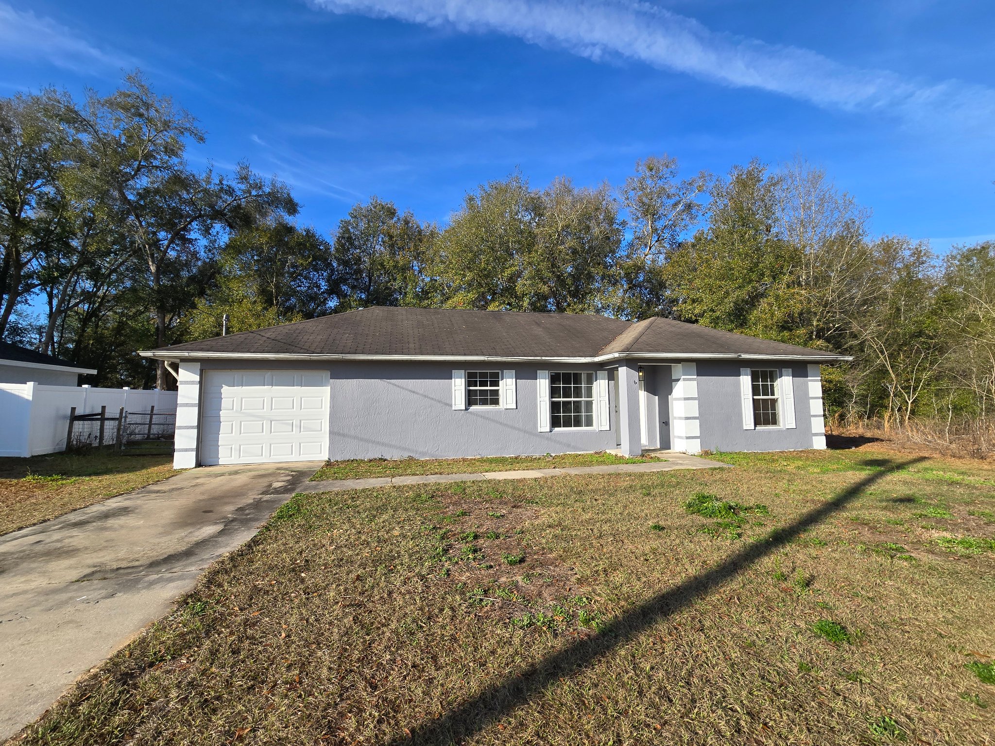 Ocala House: 76 Willow Rd