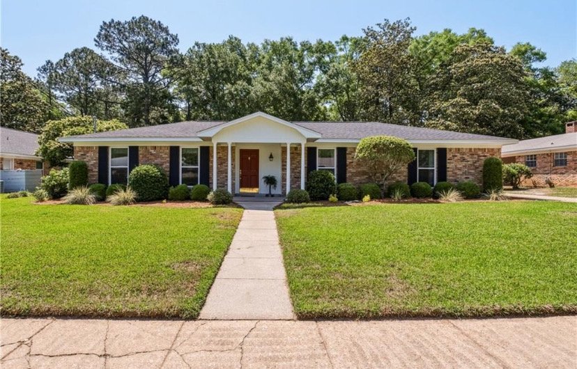 Mobile House: 4217 Spring Valley Dr S, Mobile, AL 36693