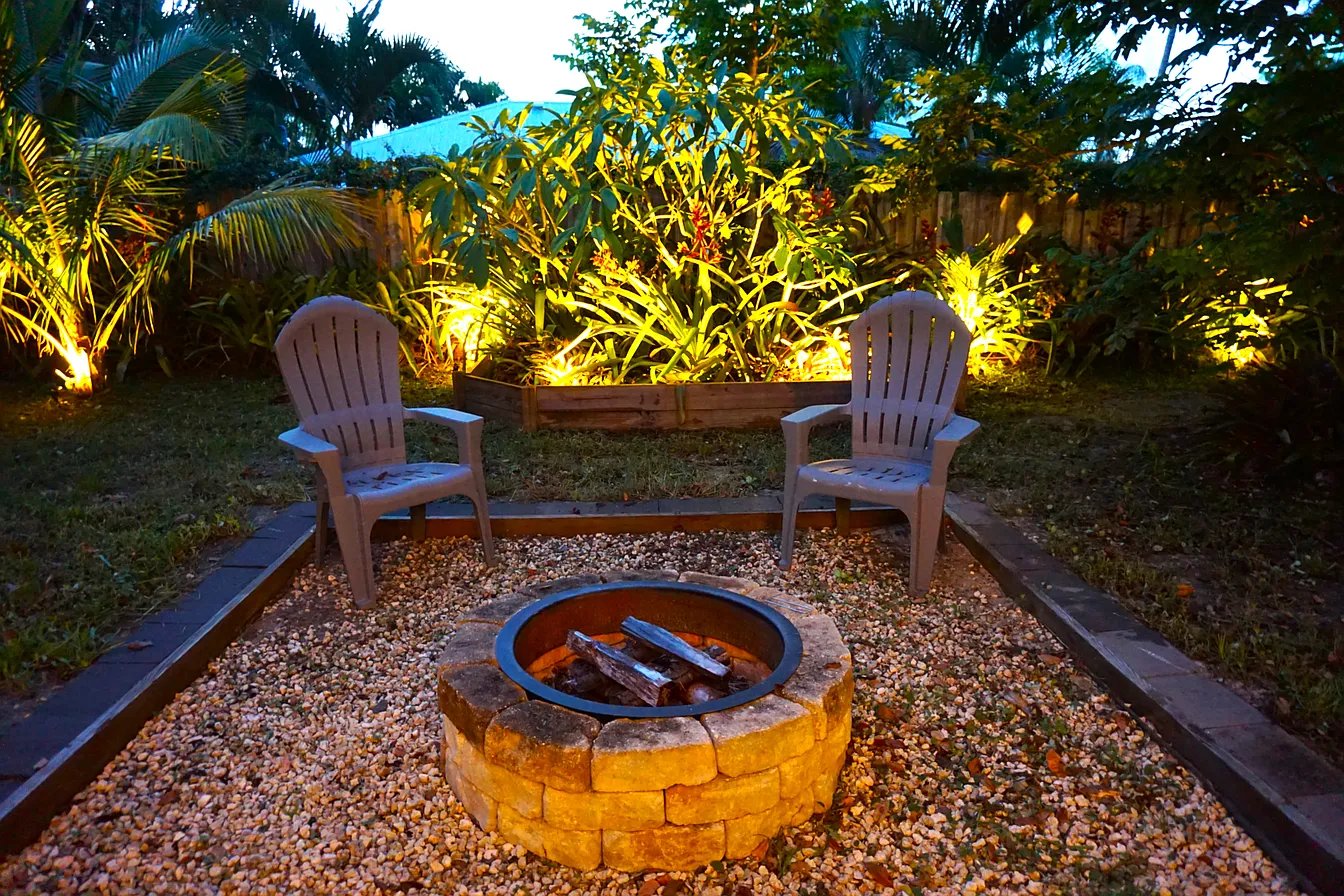 Stuart House: 4799 SE Horseshoe Point Rd