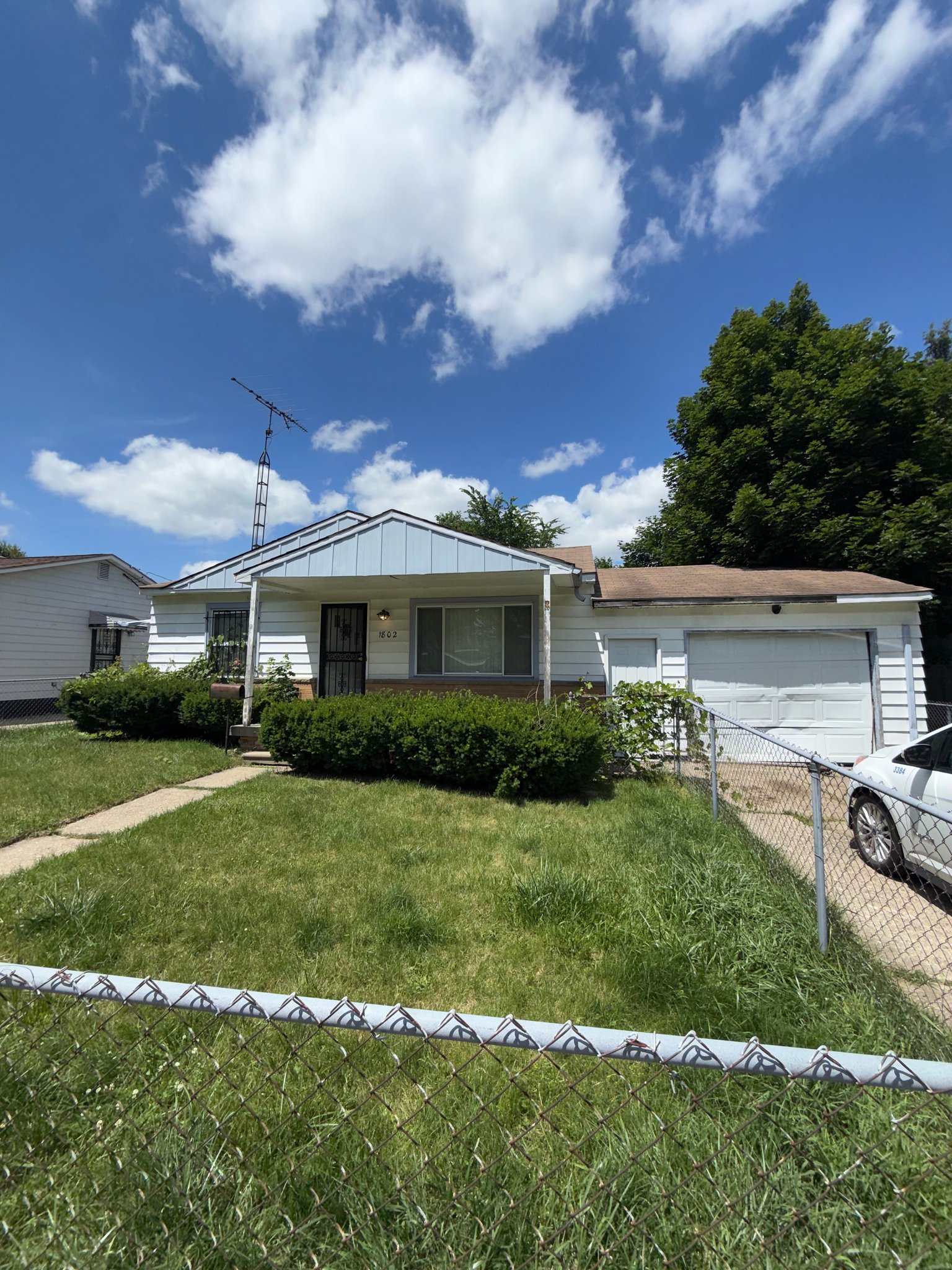 Flint House: 1802 Woodlin Dr