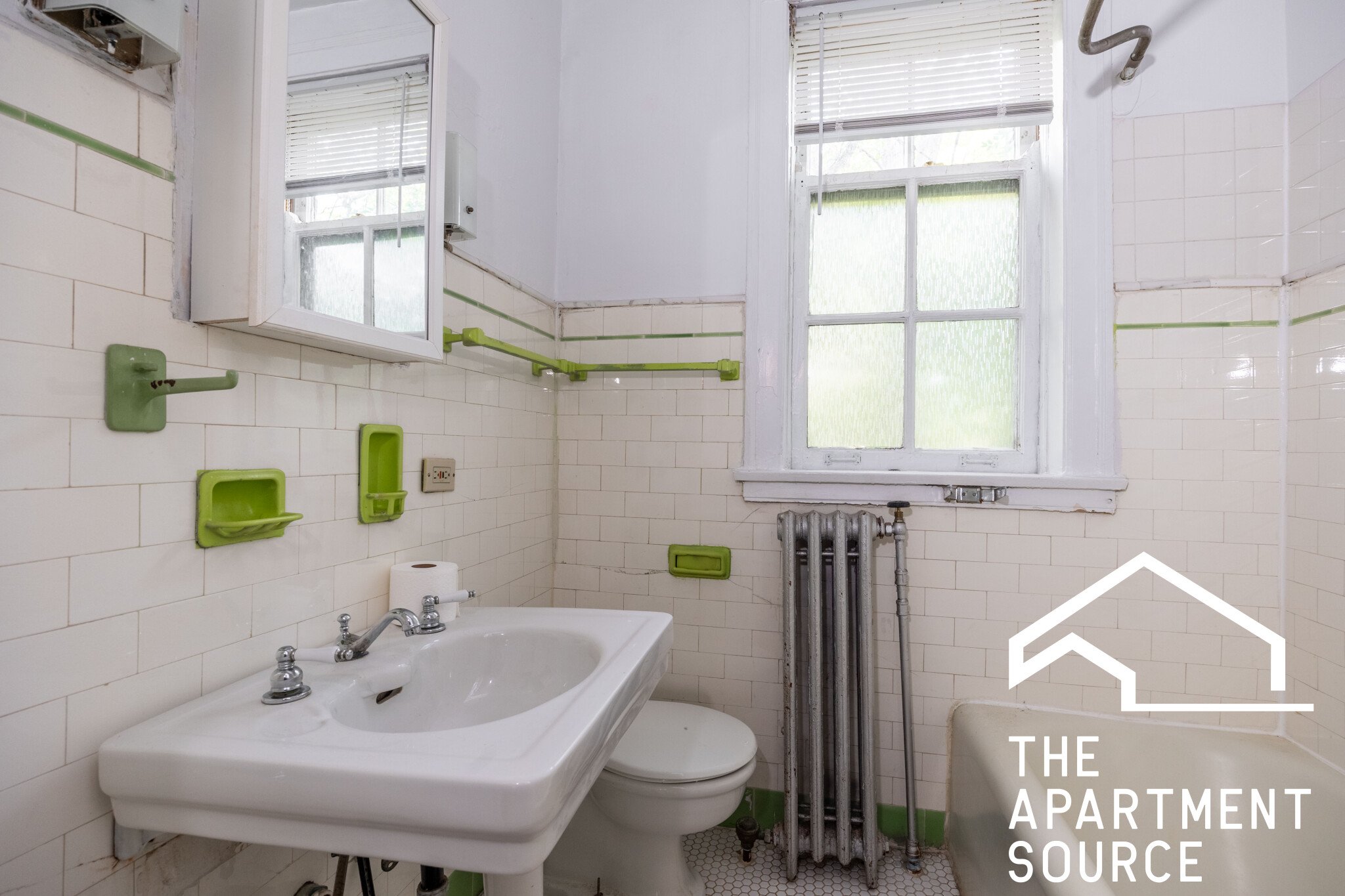 Evanston Apartment: 911 Elmwood Ave., #N3, Evanston, IL 60202
