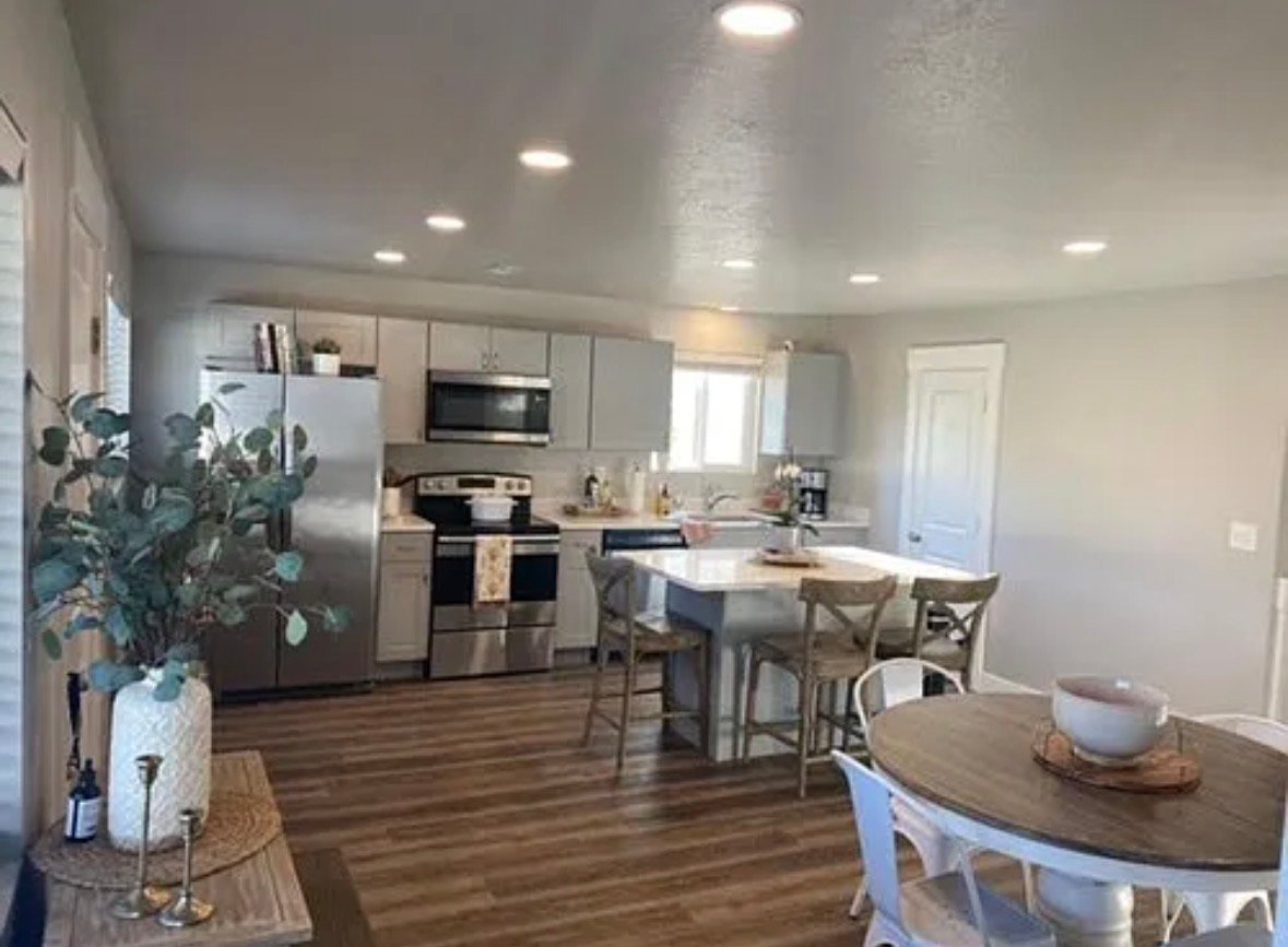 Ogden Townhome: 675 E 4250 S