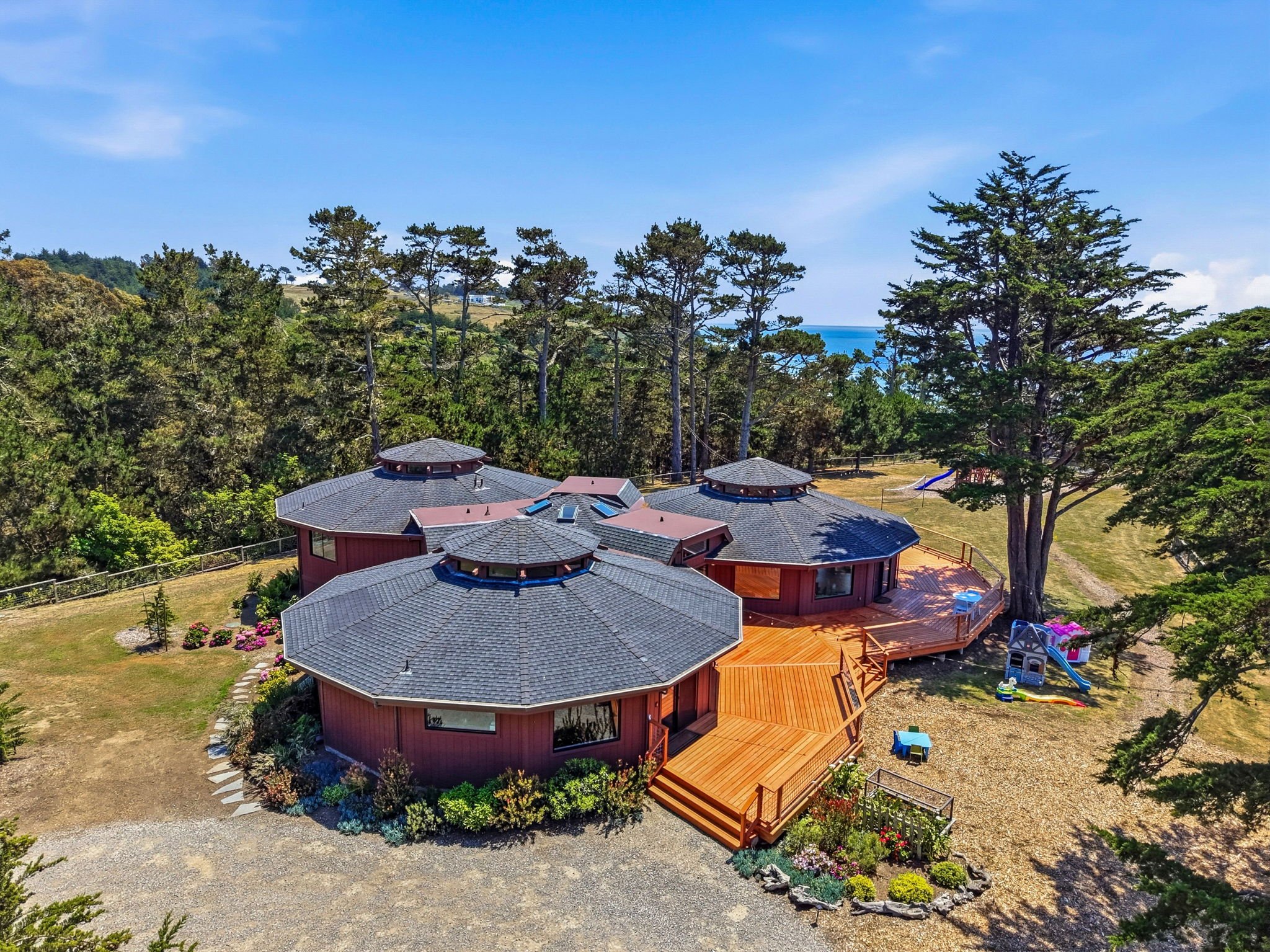 Half Moon Bay House: 20165 Cabrillo Hwy S