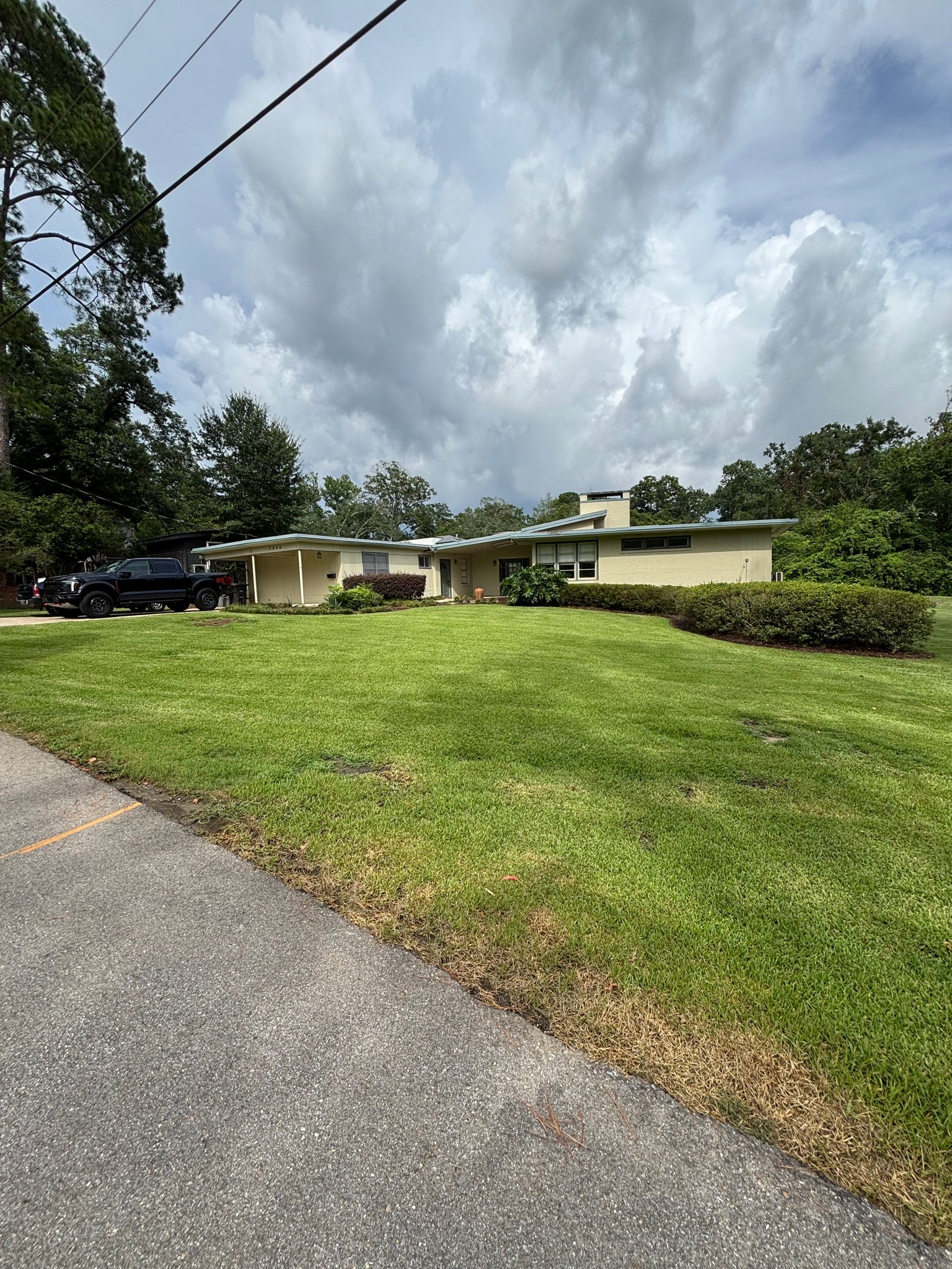 Baton Rouge House: 1322 Knollwood
