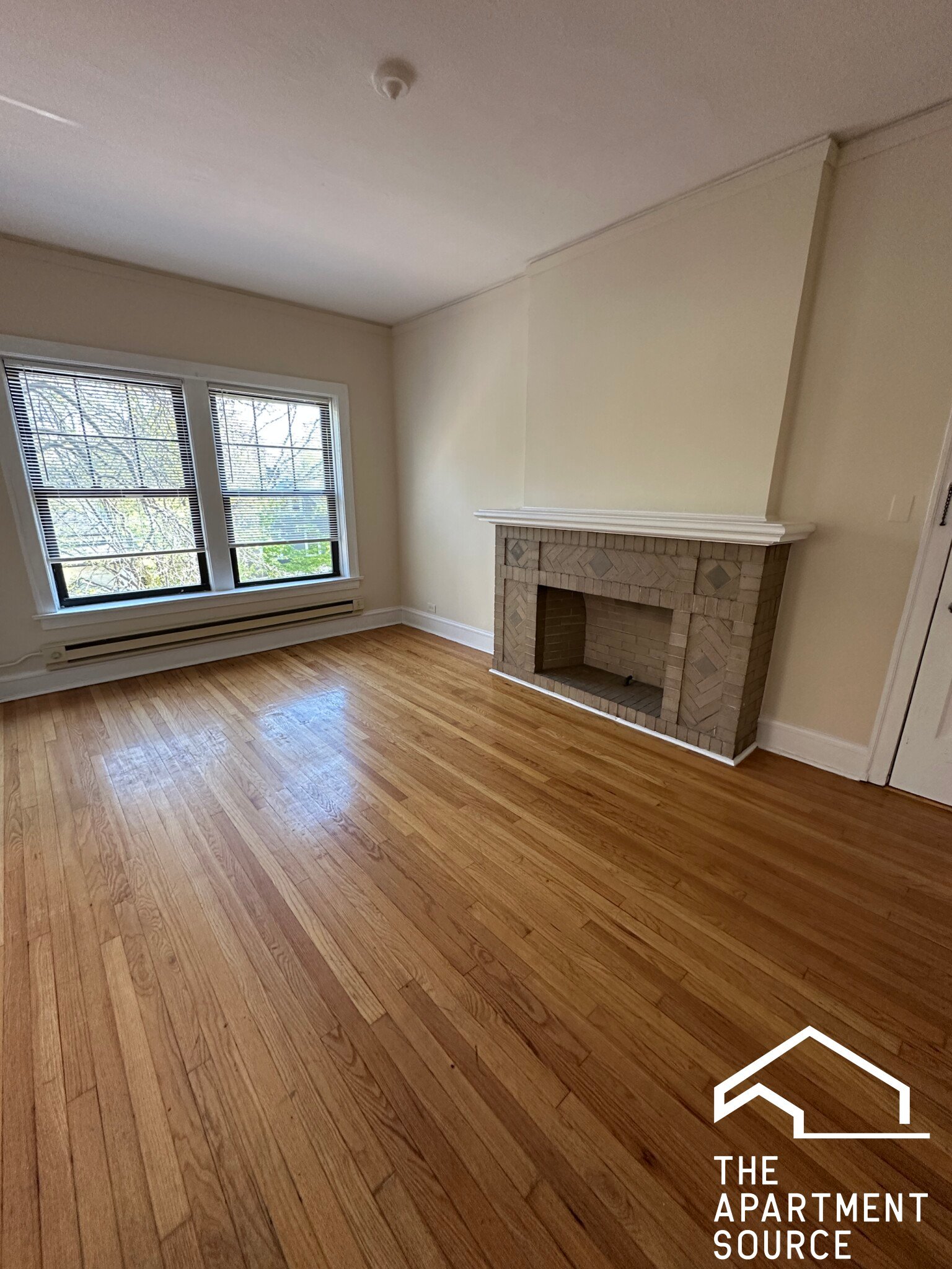 Evanston Apartment: 1031 Dempster St., #E3, Evanston, IL 60201