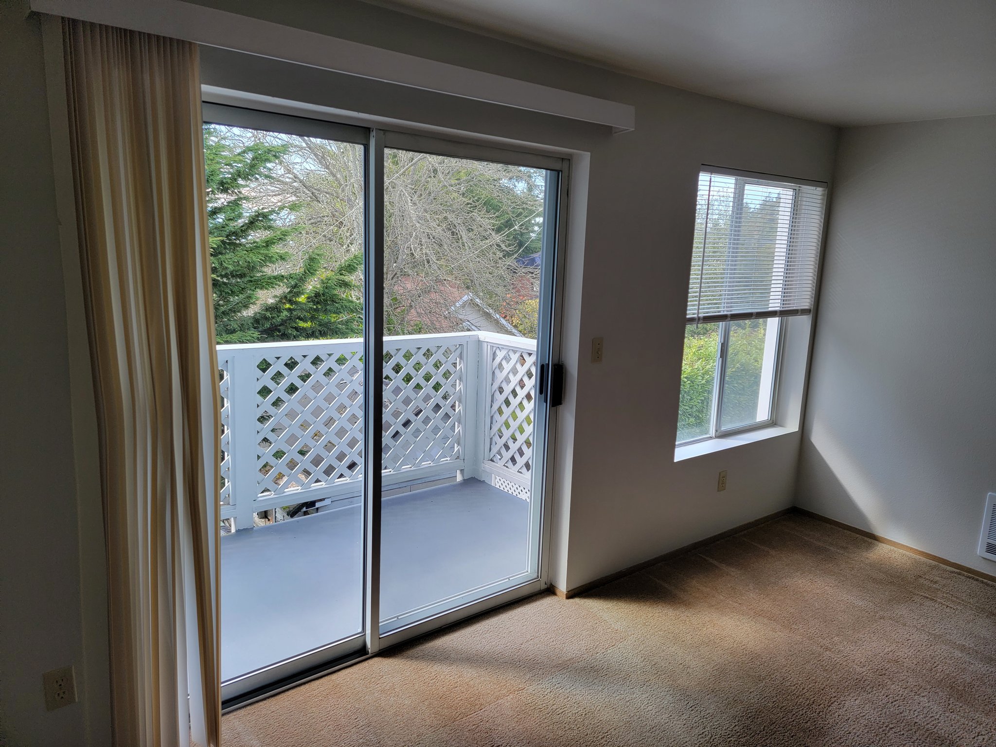 Seattle Apartment: 10545 Greenwood Ave. N., Unit 312