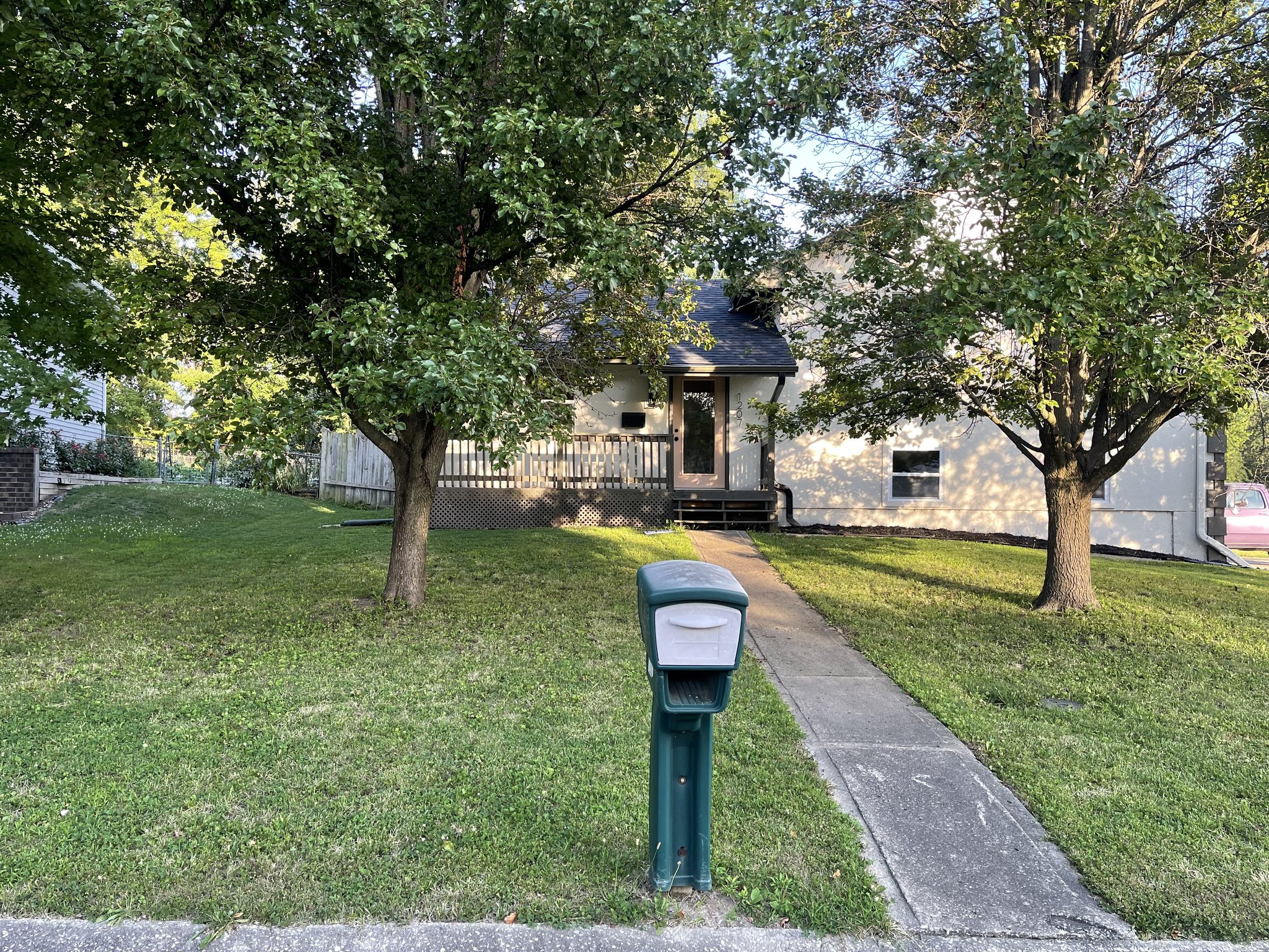 Kearney Townhome: 1207 Geneva St