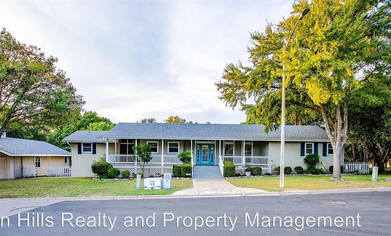Kerrville House: 1708 Quinlan Creek Drive