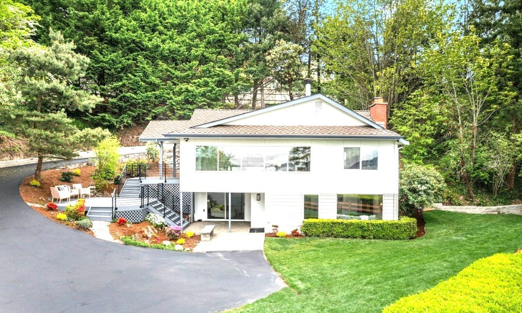Kirkland House: 8953 NE 116th Pl
