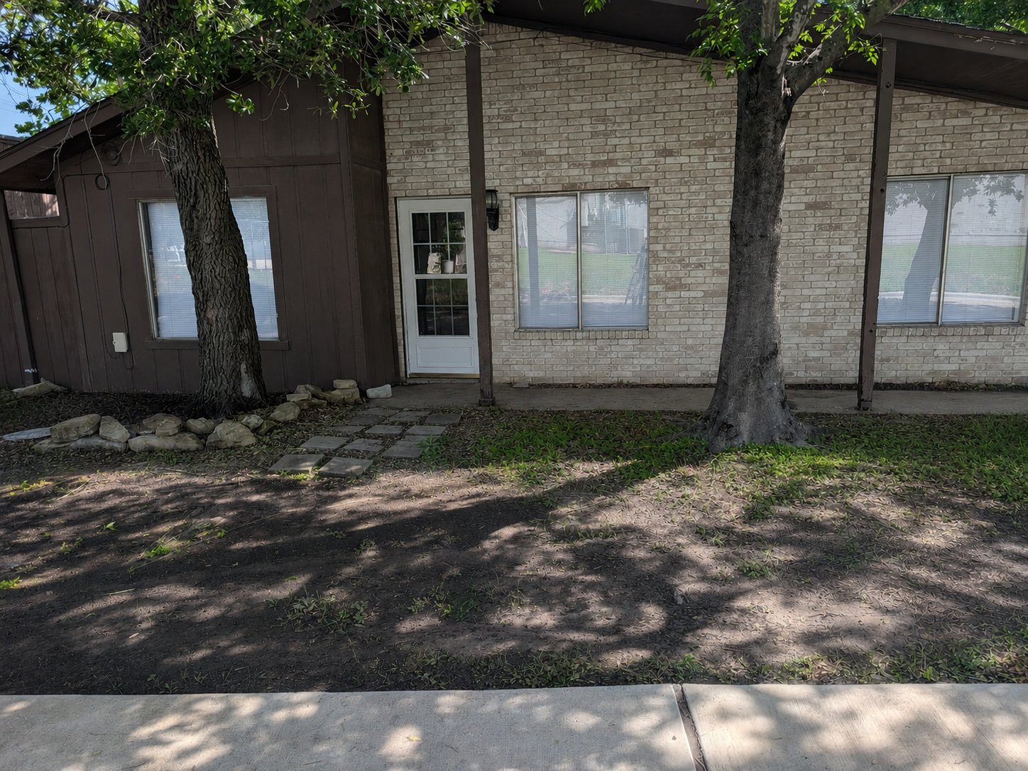 Bryan Townhome: 2303 De Lee Street