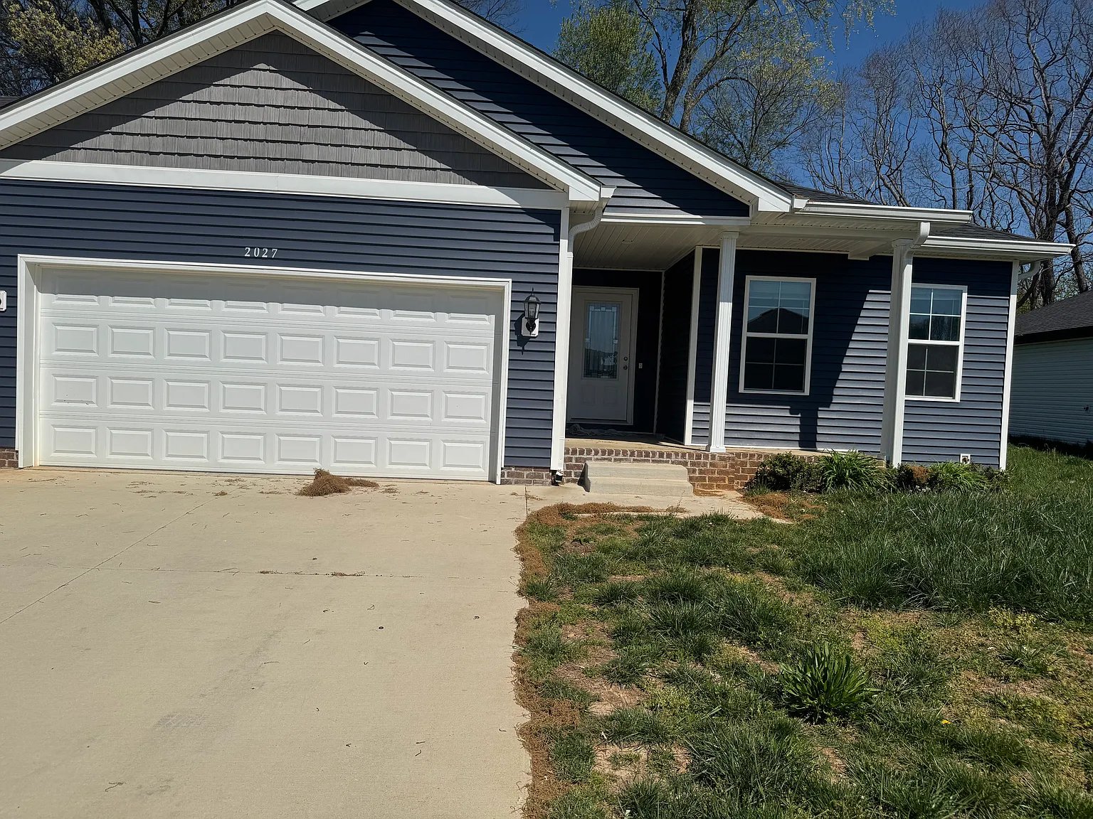 Bowling Green House: 2027 Spring Lakes Cir