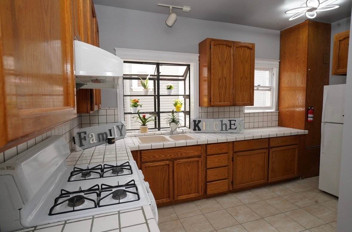 Oakland Townhome: 1438 4th Ave