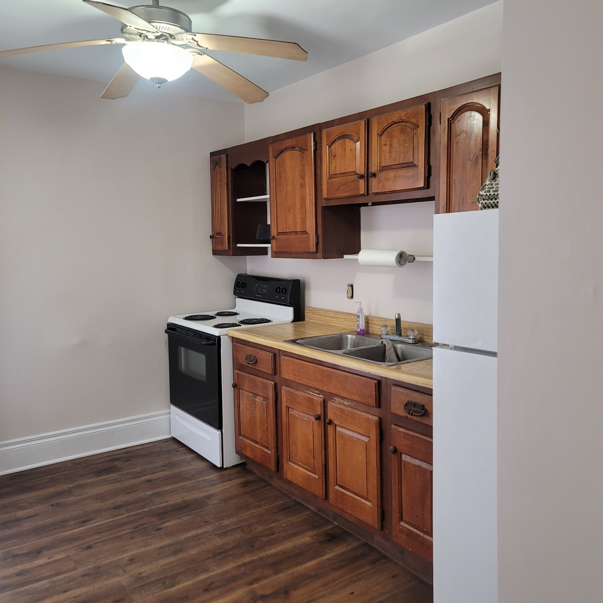 Richmond Apartment: 1050 N B St